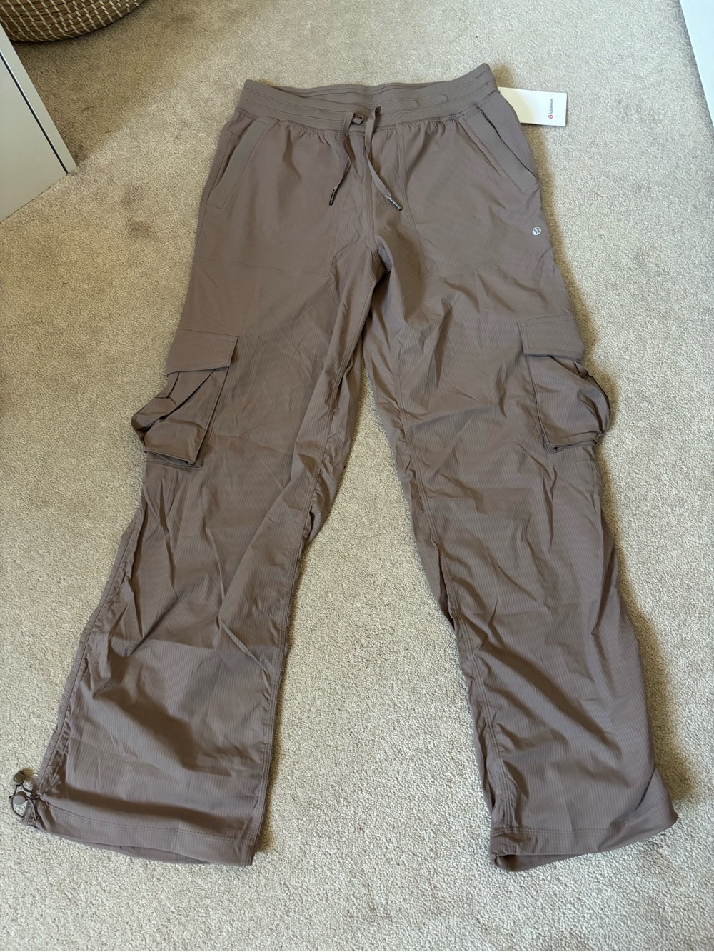 Lululemon Dance Studio Relaxed-Fit MR Cargo Pants size M NWT 31” inseam